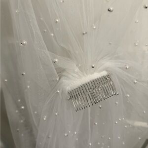 Elegant White Pearl Veil, Cathedral length